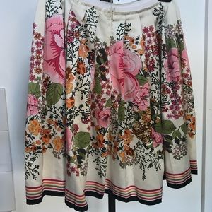 Silky Floral Old Navy Pleated Skirt in Size 2